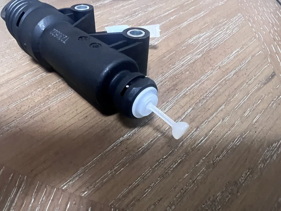 Cilindro maestro de embrague Dorman CM640121 para Mini Cooper 2002-2016 Foto 4 de 4