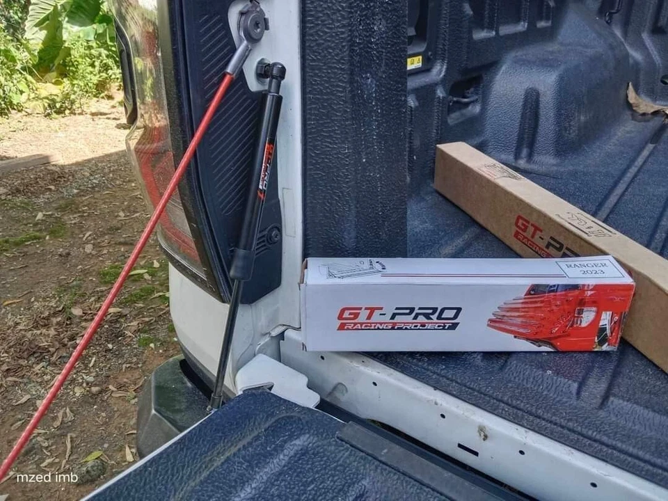 NEXT gen Ford Ranger dual tail gate struts - image 3 of 4