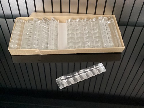 12 porte couteau cristal taillé pointe diamant