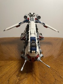 Lego Star Wars 10195 Republic Dropship with AT-OT Incomplete