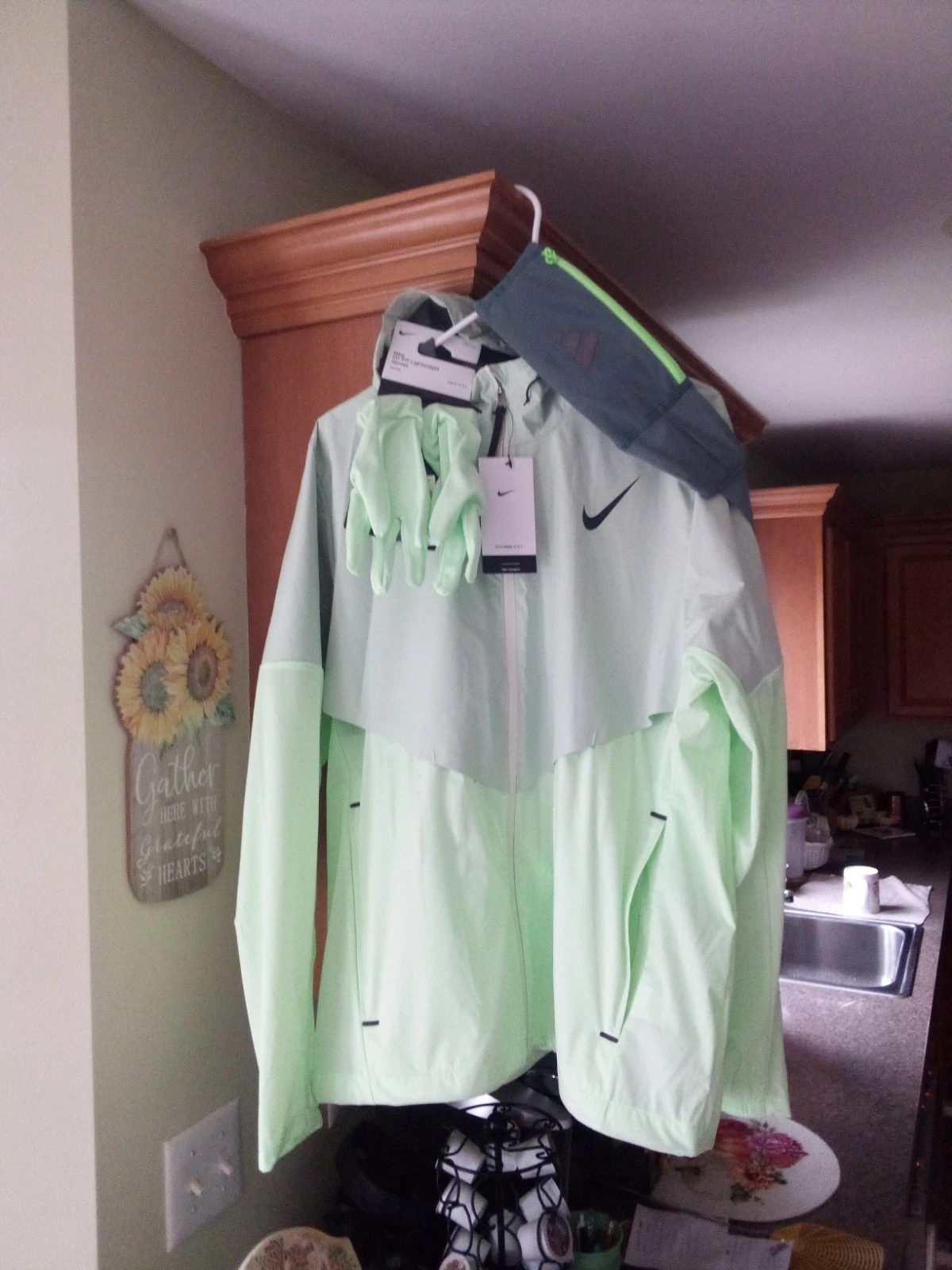 Nike AeroSwift Men's Storm-FIT Aerogami Running Jacket GlovesAdidas Pacer Pack