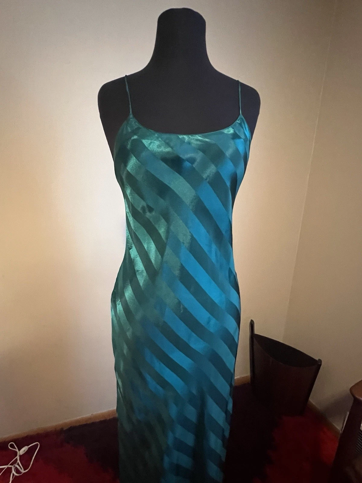 UNDERCOVER Camicia da notte vintage Victorias Secret etichetta oro verde smeraldo raso maxi abito slip S
