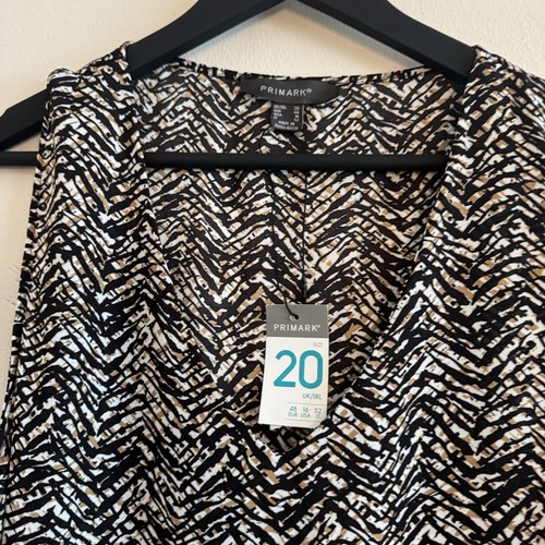 BNWT Primark Size 20 Black Nude V Neck Animal Print Sleeveless Top - Picture 4 of 10