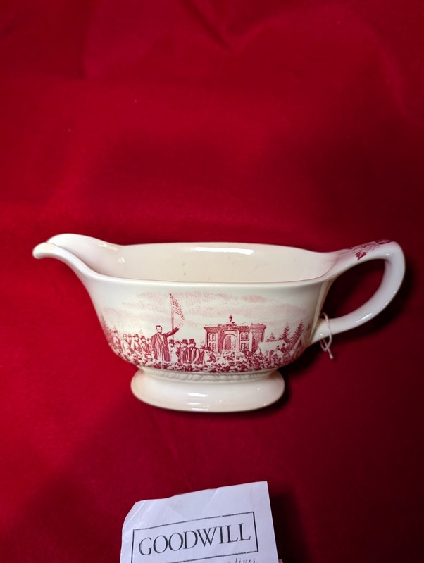 Homer Laughlin Historical America Red Gravy Boat Lincoln Gettysburg Vintage MCM