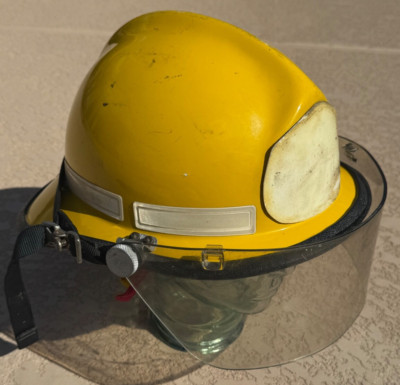 VINTGE CAIRNS 660C FIREFIGHTER YELLOW HELMET WITH FACE SHIELD