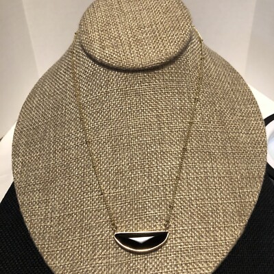 mima dainty Gold tone pendant necklace Black acrylic
