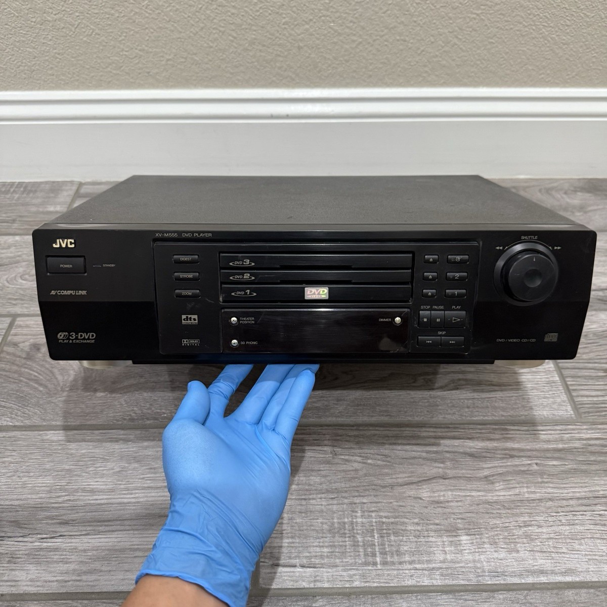 JVC XV-M555BK DVD/Video CD/CD Multi Disk Player Changer With Cable