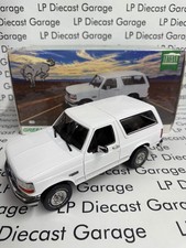 GREENLIGHT 1993 Ford Bronco XLT White 1:18 Diecast Artisan Collection OJ