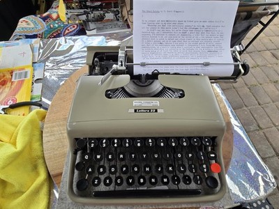 Olivetti Lettera 22 Typewriter | 1950 | Made in Italy | Cleaned | Ready To Type