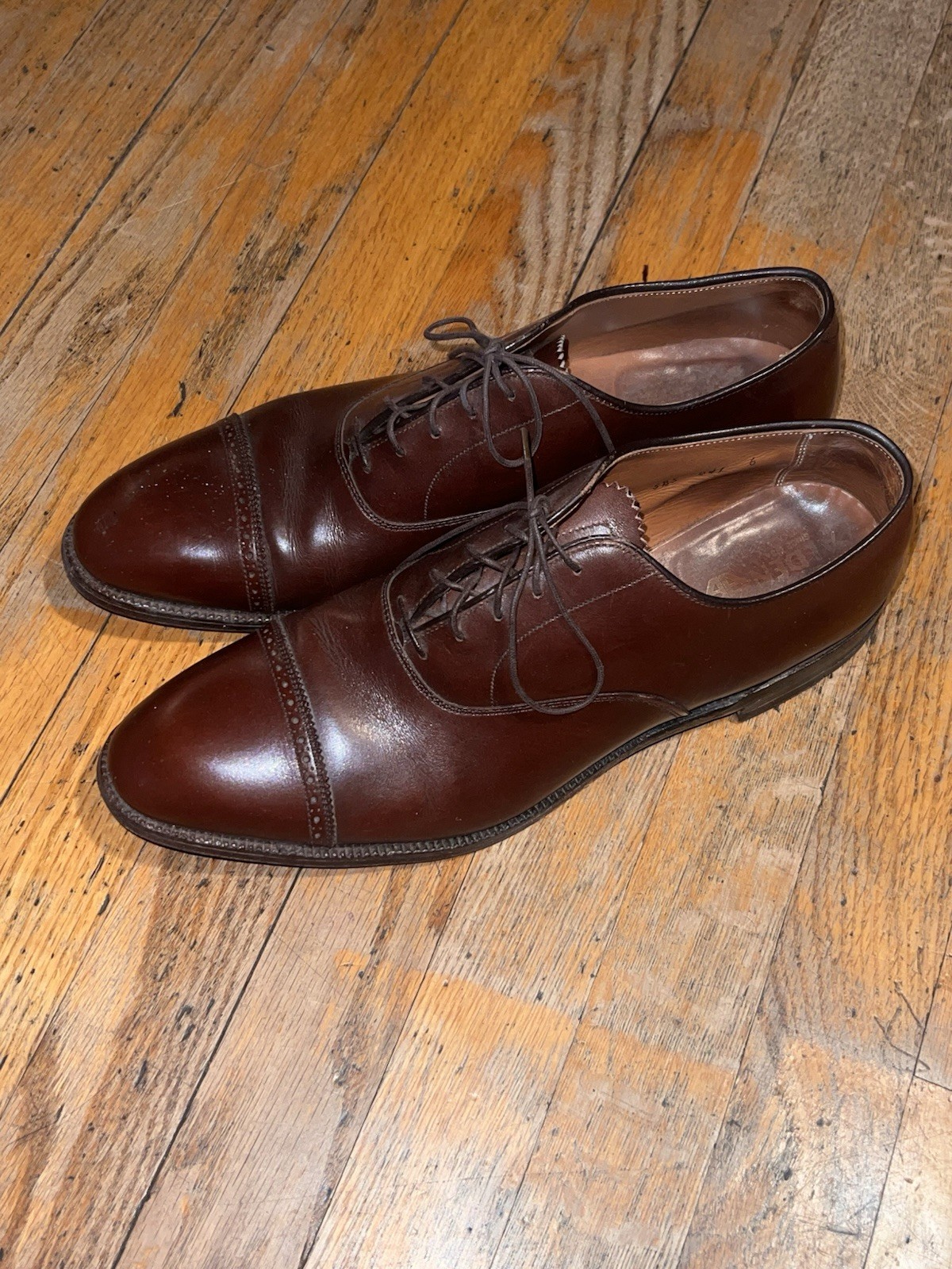 Alden 900 Walnut Calfskin Perforated Straight Tip Bal