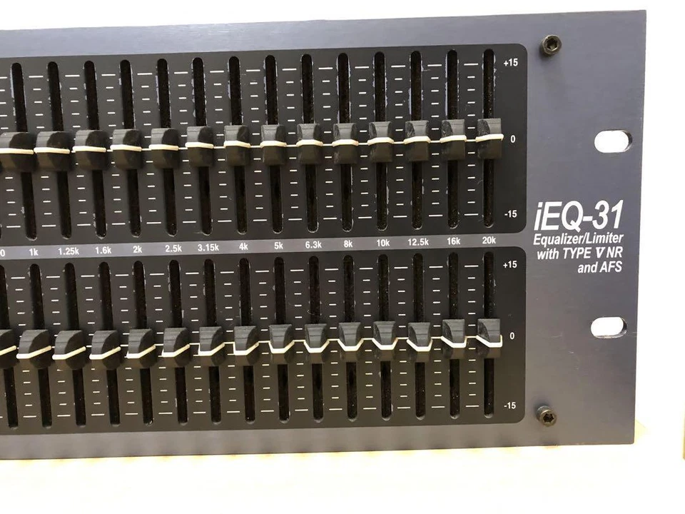 dbx iEQ-31 2ch 31-Band Graphic Equalizer Digital Effector 113dB Tested Working - Image 4 of 4