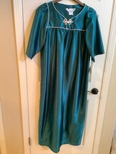 Sears Women's At Home Wear Robe/Housecoat 3/4 sleeve Size S NWT