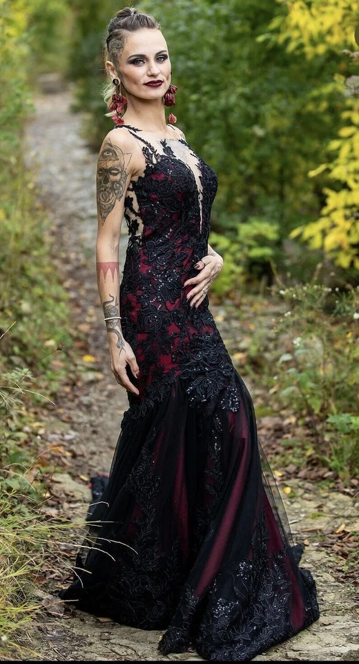 Gothic Black Mermaid Wedding Dresses Beaded Lace Appliques Illusion Bridal Gowns - Image 3 of 4