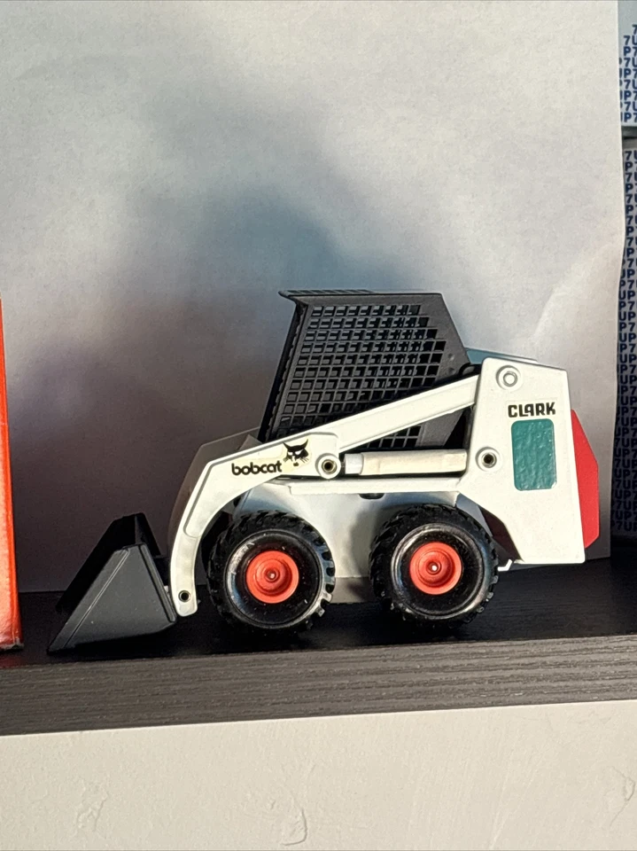 Vintage NOS GAMA Clark 741 Bobcat Skid steer Loader 9420 1/19 West Germany BOX - Image 3 of 4