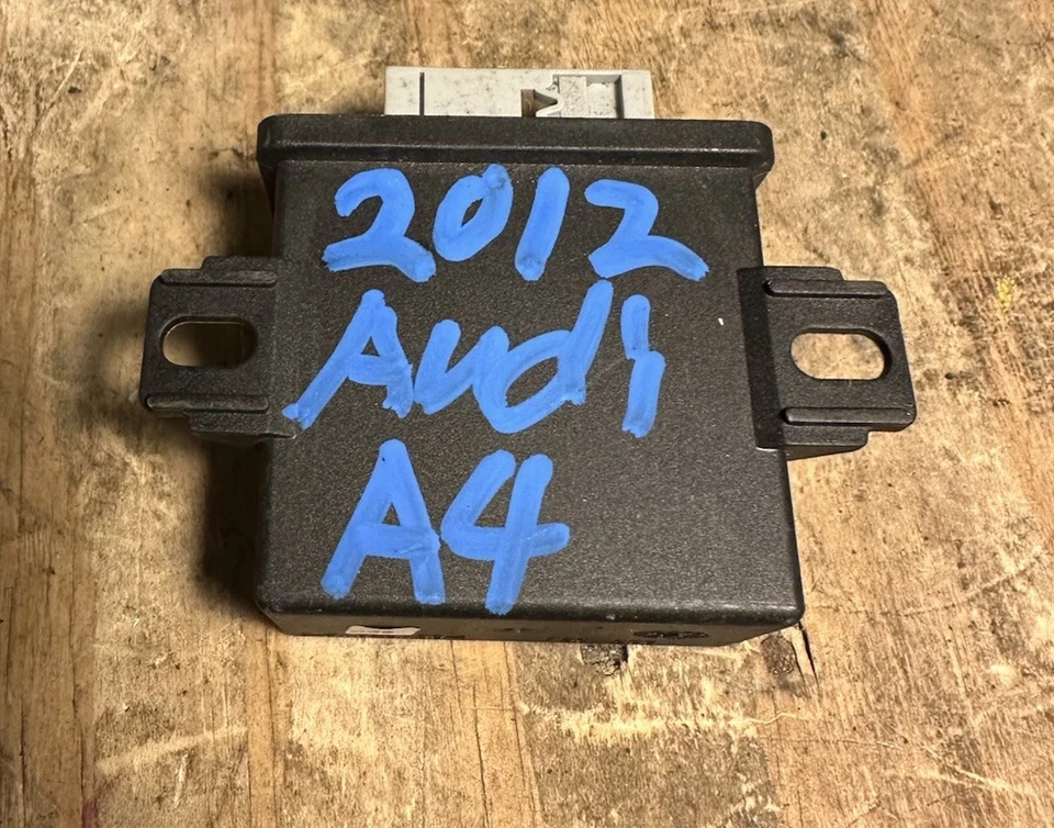 Блок управления диапазоном фар 2012 Audi A4 Quattro от оригинального производителя 4H0907357B - Изображение 2 из 4