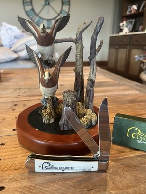 Case XX Duck s Unlimited Knife And Display Stand. A Must Have For Duck Hunter s!