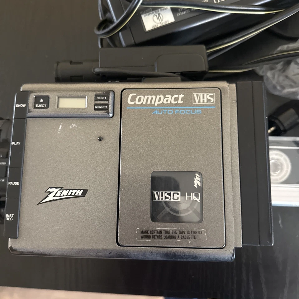 1980s Zenith VM6200 VCR Camcorder w/ Hard Case untested  - Image 2 of 4