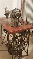 Antica macchina da cucire, marca PFAFF 34-6.Funziona sia a pedale che elettrica.