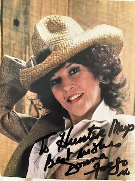 VINTAGE BEAUTIFUL 8X10 COLOR INSCRIBED PHOTO COUNTRY SINGING  display picture 1