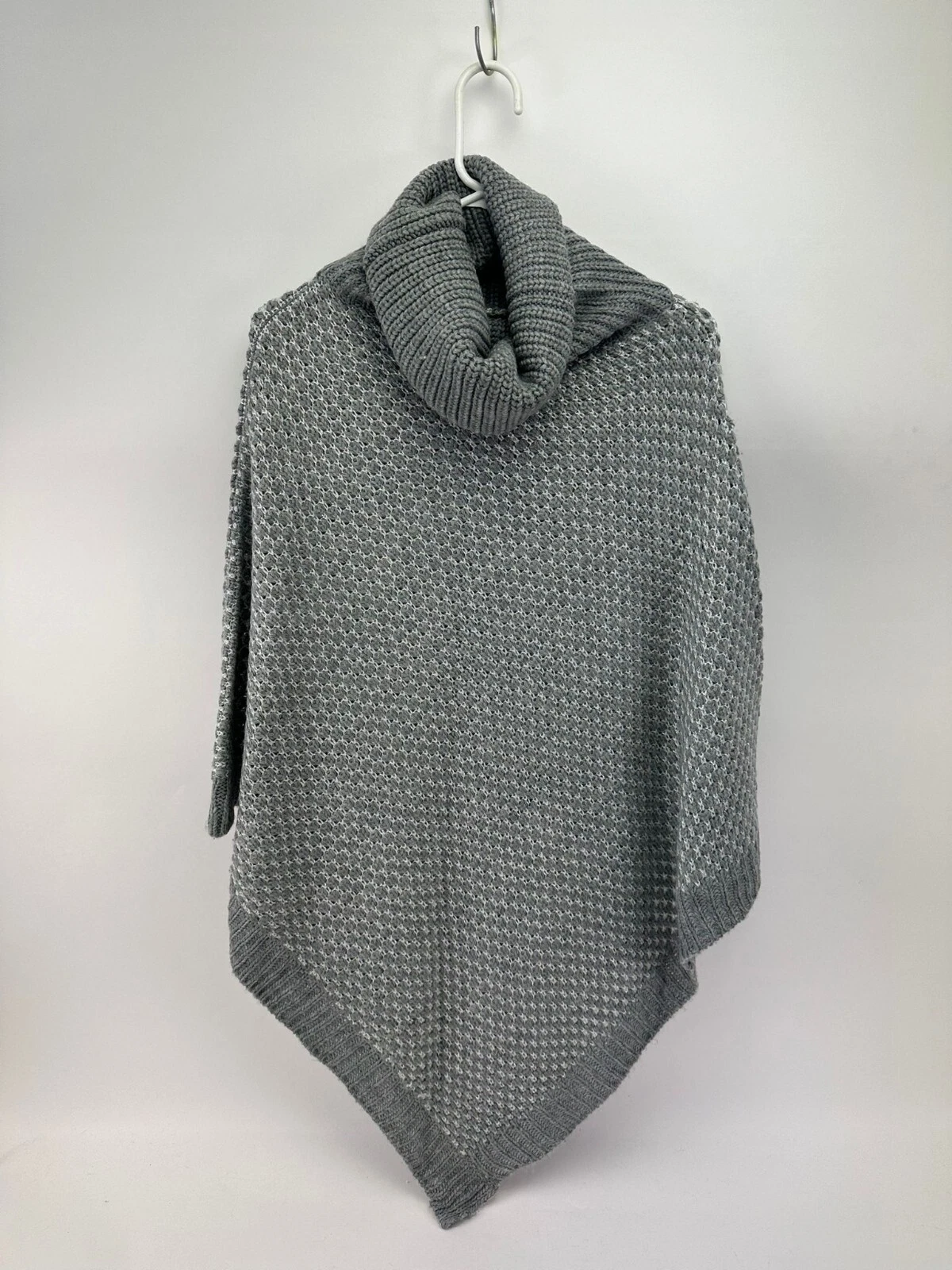 CK Calvin Klein Womens Gray Silver Pullover Poncho One Size