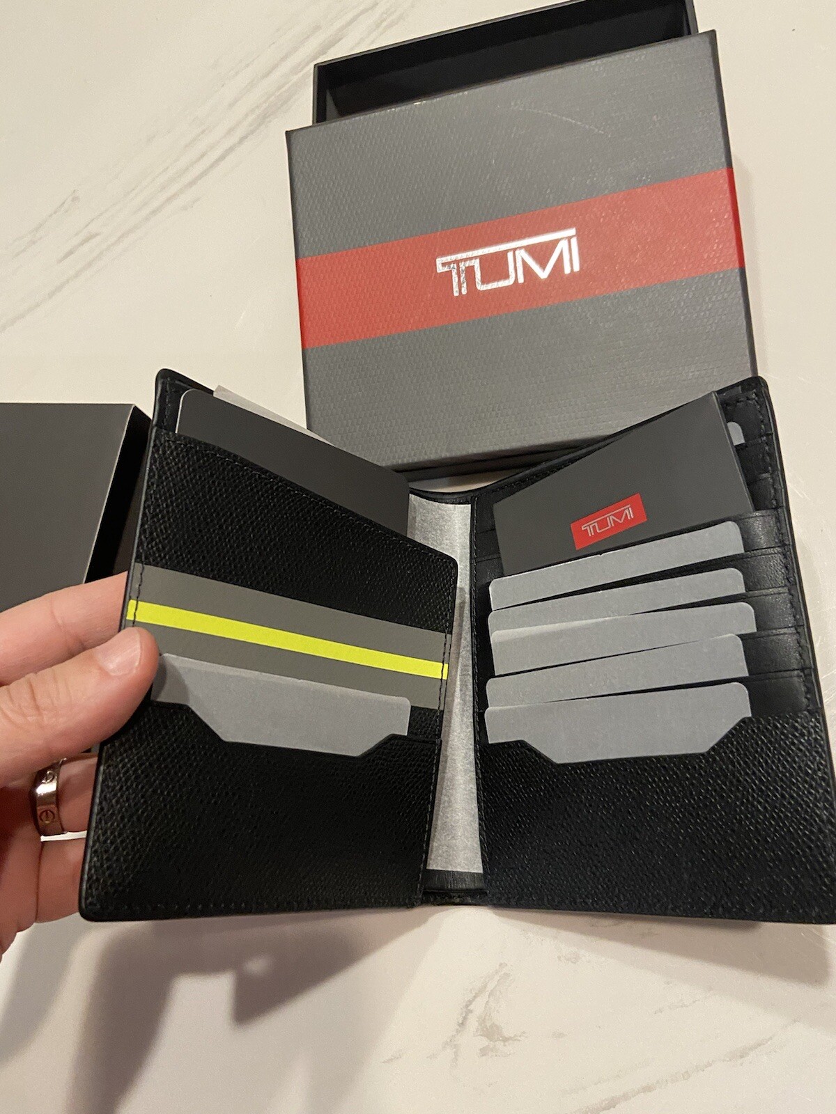 New Authentic Tumi Revival Leather Passport Card Holder Wallet Men