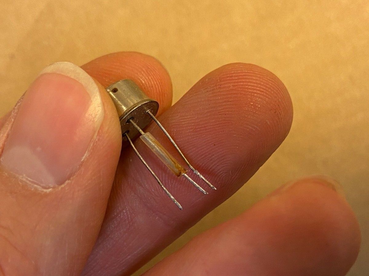 Genuine Vintage 2SC826 transistor for Sansui Receiver C826 Used