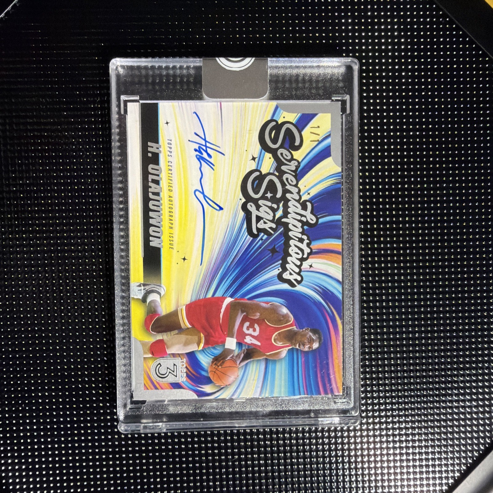2023-24 Topps Three - Serendipitous Sigs Hakeem Olajuwon #SS-HO 1/1  view 3