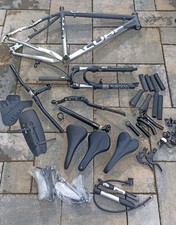Konvolut Cube Rahmen 26" Federkabel Rock Shock Griffe Schnellspanner Sattel.....