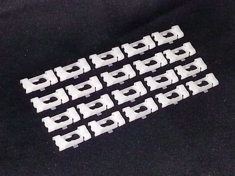 NOSR Cadillac Olds Pontiac Vinilo Superior Cinturón Moldura Moldura Clips 20 un. PA Foto 2 de 4