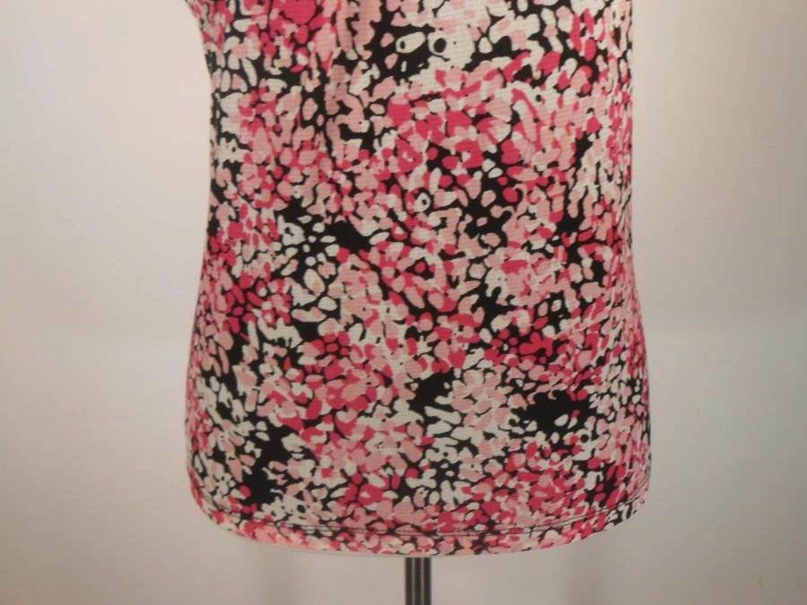 Genial Blusa Para Mujer Mediana Colección 212 Diseño Pétalos Rosa Manga Corta Cuello en V Foto 3 de 4