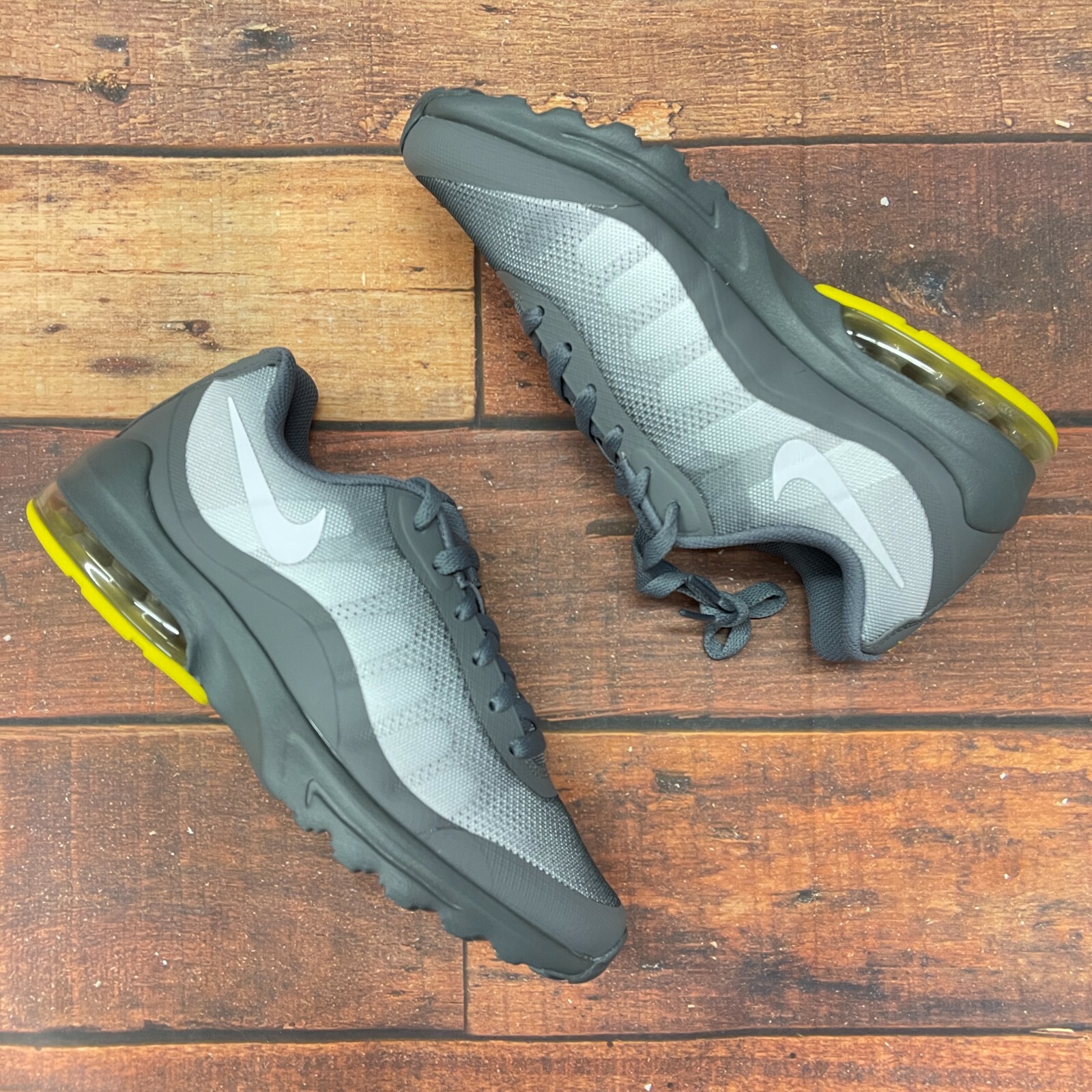 Nike Men's Air Max Invigor Smoke Grey 