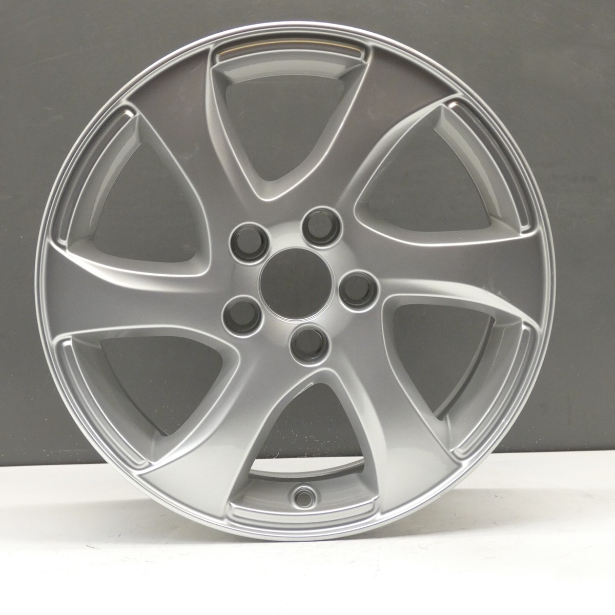 VOLVO V40 CROSS COUNTRY SILVER 16