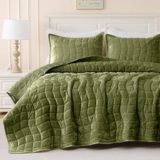 DOWNCOOL 3 Pieces Velvet Quilt Set Queen Size, Olive Green