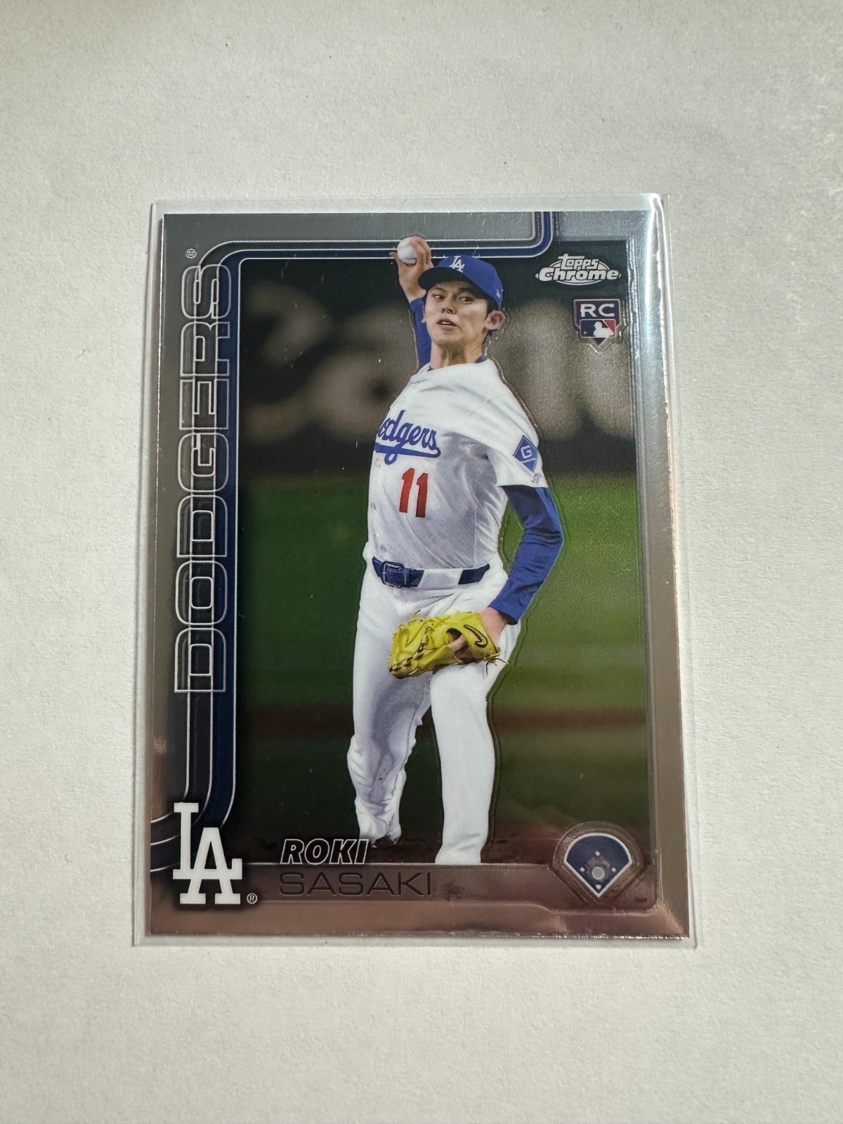 2025 Topps Chrome ROKI SASAKI #217 Rookie RC LOS ANGELES DODGERS
