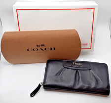 MIB Coach Ashley Black Leather  Wrislet Clutch Purse Purple Lining Charity Sale