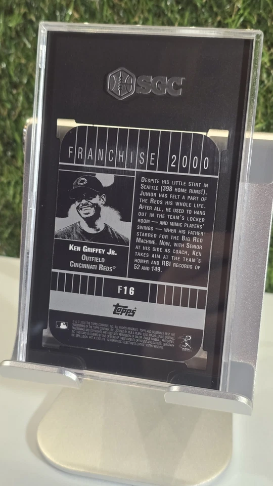 Ken Griffey Jr 2000 Bowman's Best #F16 特许经营 2000 插入评级 SGC 10 — 第 2/2 张图片