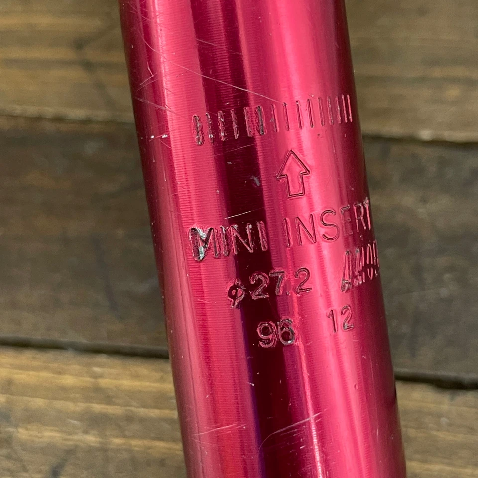 Tija de sillín vintage Cuda 27,2 mm roja Barracuda 2 pernos 350 mm vintage años 90 MTB descolorida Foto 3 de 4