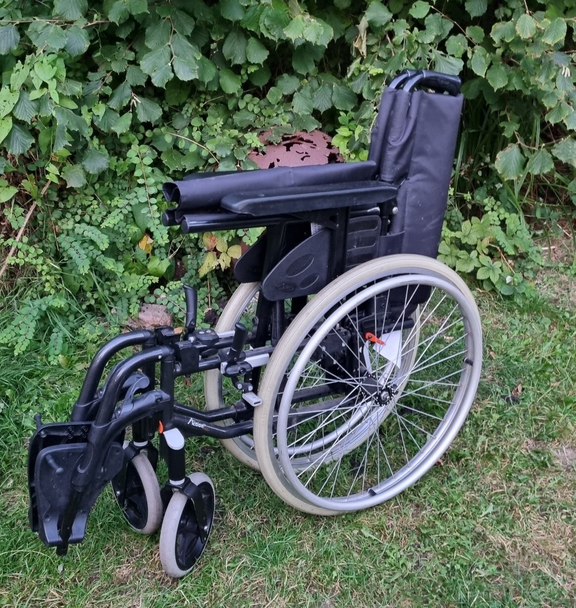 Invacare Action 2NG Selfpropelled Wheelchair in excellent condition eBay