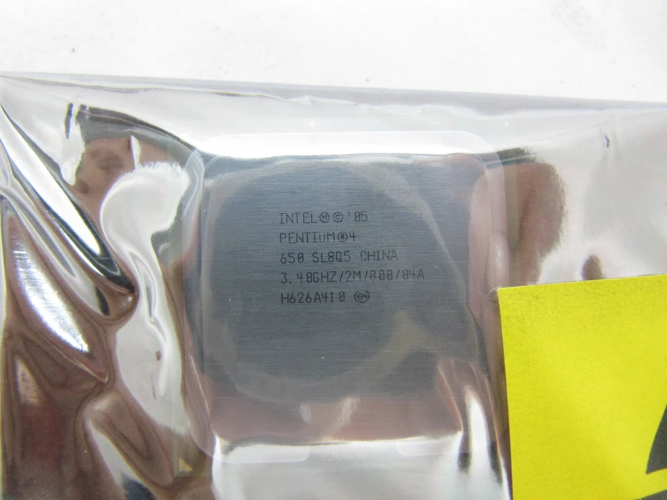 Intel Pentium 4 CPU IV 650 SL8Q5 3.4GHz 2M 800MHz 04A 384787-005 Retro Vintage - Image 3 of 4