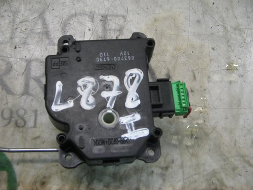 MOTEUR / ACTIONNEUR DE VOLET DE CLIMATISATION / 5555938 POUR MG SERIE 75 RJ 2. - Photo 1/4