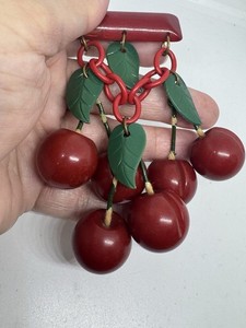VINTAGE 1940's RED BAKELITE DANGLING CHERRIES BROOCH/PIN-NICE ONE-NO RES!