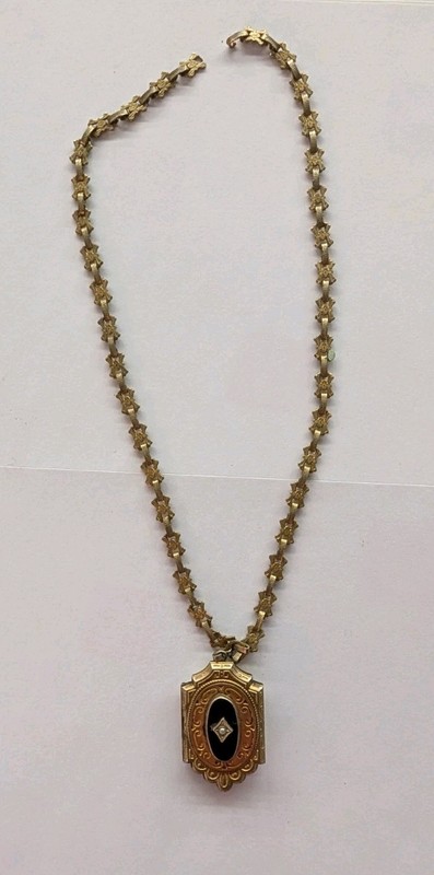 Antique Art Deco Picture Locket Pendant Necklace 1890s Early 1900s GF