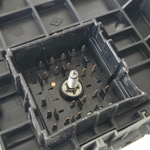 2003 - 2007 Chevrolet Express GMC Savana Fuse Relay Junction 15226192 OEM - Picture 14 of 14