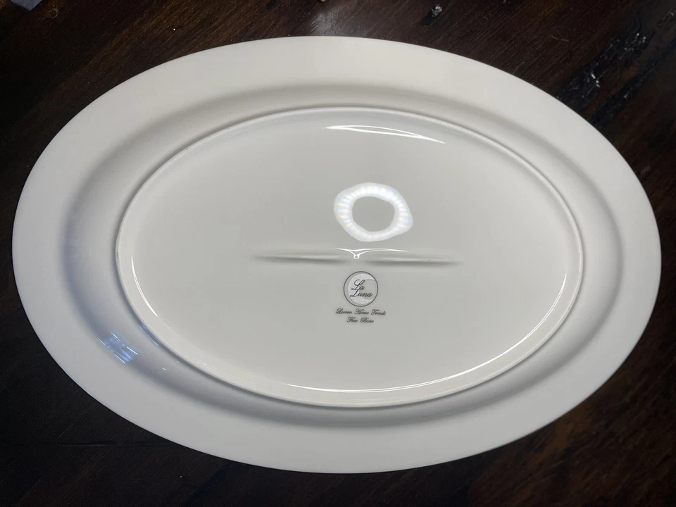 Plato para servir Lorren Home Trends Bone China La Luna en relieve Foto 4 de 4