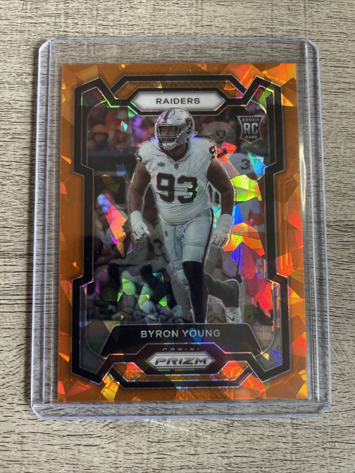 2023 Panini Football Prizm Orange Cracked Ice Byron Young #355