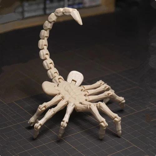 Fully Articulated Alien Facehugger Xenomorph Collectible Figurine Sci-Fi Horror - Picture 2 of 7