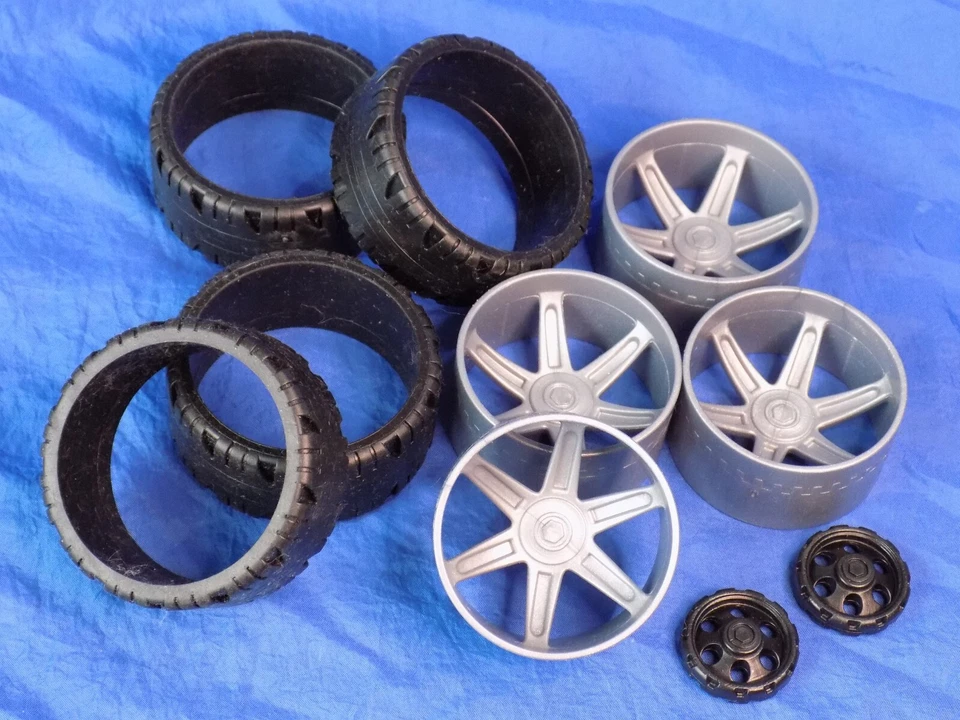 K'NEX CLASSIC CONSTRUCTIONS 70 Builds w/ Instructions Complete in Original Box - Image 3 of 4