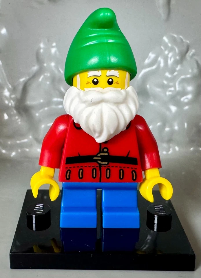 (8804) Minifigura LEGO CMF Series 4 gnomo de gramado - col04-1 completa com acessórios - Imagem 2 de 4