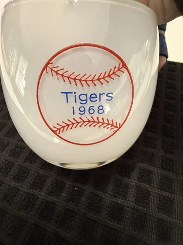 1968 Detroit Tigers MLB Baseball  Tumbler Milk Glass World Series Champions VTG