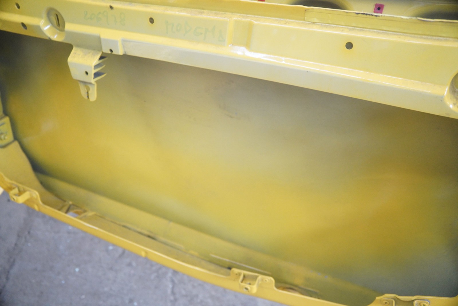 Front Right Passenger Door Shell Yellow 83438511 Ferrari 458 Challenge *Note*